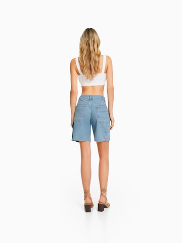 Bershka Loosefit Shorts in Blau