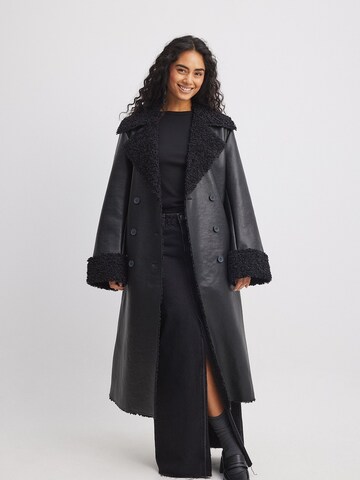 NA-KD Between-Seasons Coat in Black: front