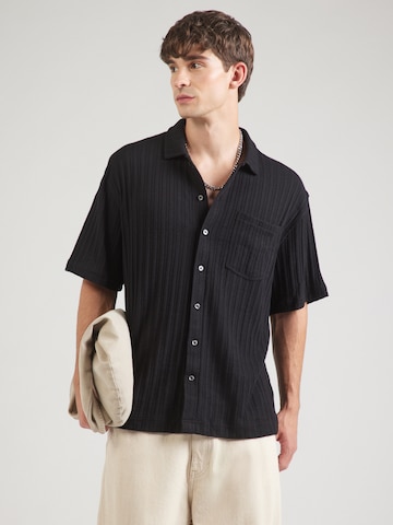 Regular fit Camicia di WEEKDAY in nero: frontale
