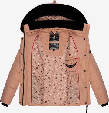 Veste d’hiver 'Qesraa' MARIKOO en rose