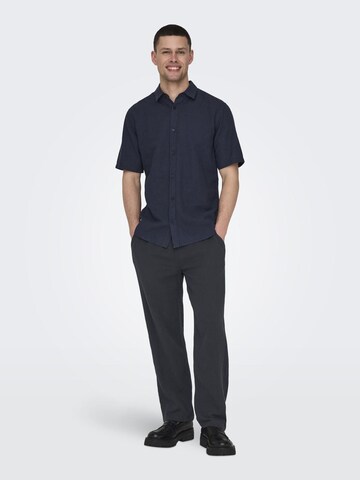 Coupe slim Chemise 'CAIDEN' Only & Sons en bleu