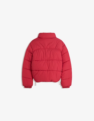 Bershka Winterjas in Rood
