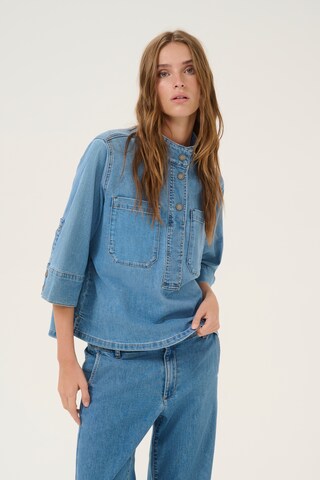 My Essential Wardrobe Blouse in Blue: front