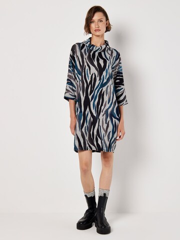 Robe ' ' Apricot en bleu : devant
