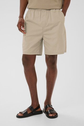Matinique Regular Hose 'Noram' in Beige: Vorderseite