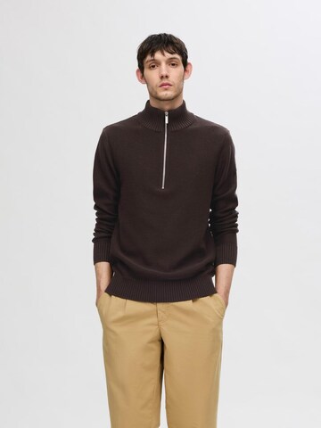 SELECTED HOMME Sweater 'SLHAxel' in Brown: front