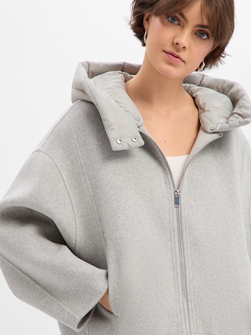 OPUS Tussenjas 'Hikona' in Grijs