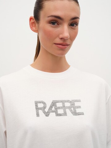 RÆRE by Lorena Rae T-shirt 'Stina' i vit