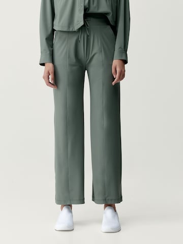Born Loosefit Sportbroek 'Halia' in Groen: voorkant