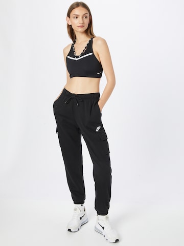 Effilé Pantalon cargo Nike Sportswear en noir