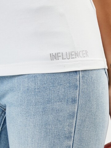 Influencer Тениска в бяло