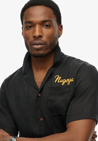 Coupe regular Chemise 'Merchant Suika' Superdry en noir