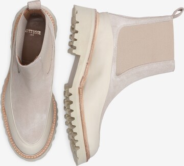 LOTTUSSE Chelsea boots in Beige