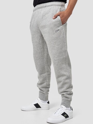 Mikon Tapered Trousers 'Messer' in Grey: front