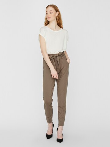 VERO MODA Slim fit Pleat-front trousers 'Eva' in Beige