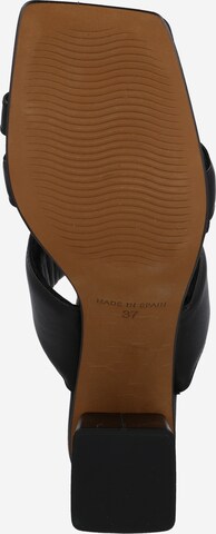 Flip-flops de la GOLD pe negru