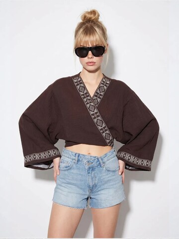 Bianco Lucci Blouse in Brown