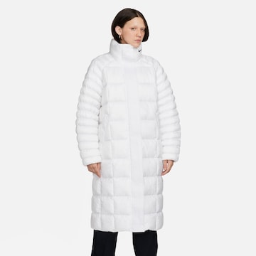 Nike Sportswear Raincoat in White: front