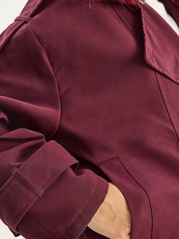 Bianco Lucci - Sobretudo meia-estação em vermelho