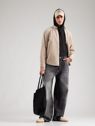 Carhartt WIP Regular Fit Paita 'Madison' värissä beige