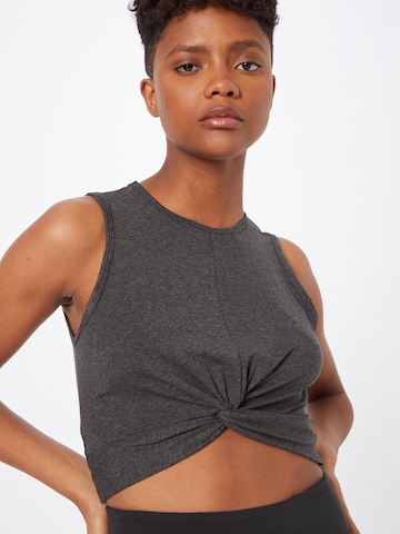 ABOUT YOU Top 'Arianna' in Grey