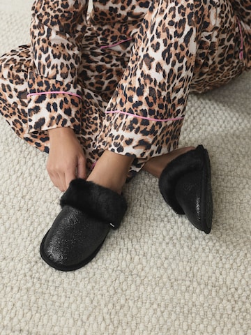 Next - Pantufa em preto