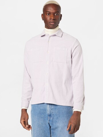 Coupe regular Chemise Wax London en gris : devant