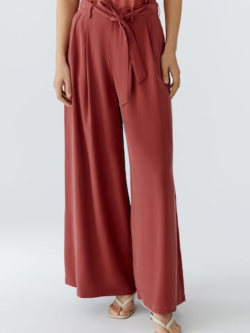 Wide leg Pantaloni cutați de la OUI pe roșu: față