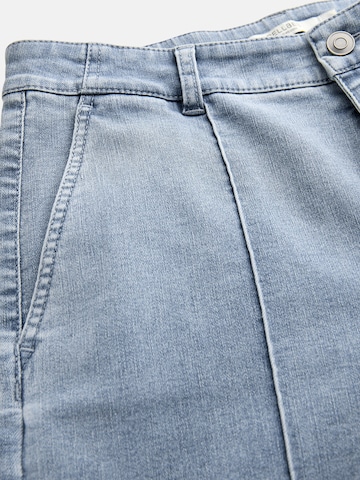 Cellbes of Sweden Bootcut Breite Knöcheljeans mit genähten Bügelfalten in Blau