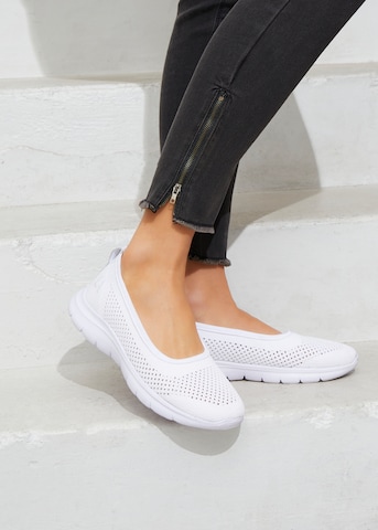 LASCANA Ballet Flats in White