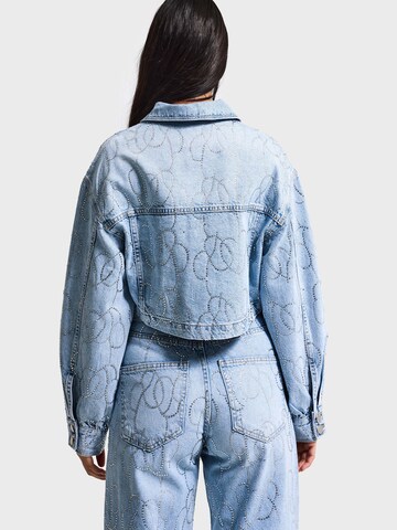 IT'S BASIC Bodywarmer 'RHINESTONE CROPPED DENIM JACKET' in Blauw