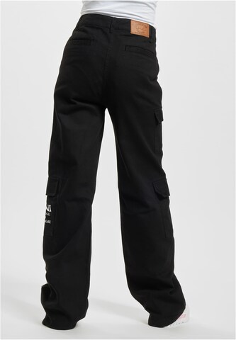 Karl Kani Loose fit Cargo trousers in Black