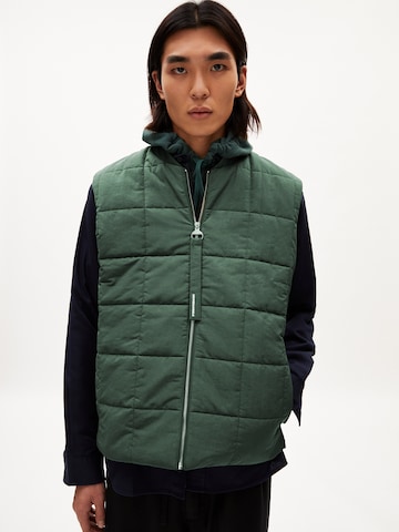 ARMEDANGELS Vest 'AABISKO' in Green: front