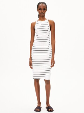 Robe ARMEDANGELS en mélange de couleurs