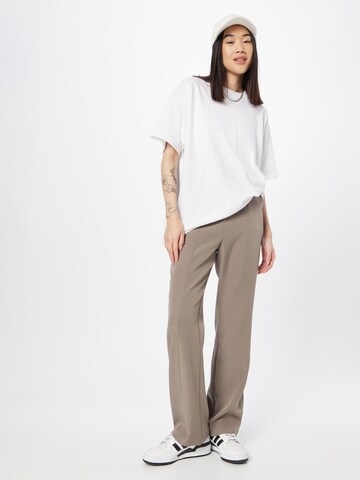 Loosefit Pantaloni 'PAULA' di 4th & Reckless in marrone