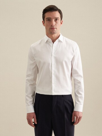 Coupe regular Chemise business SEIDENSTICKER en blanc : devant