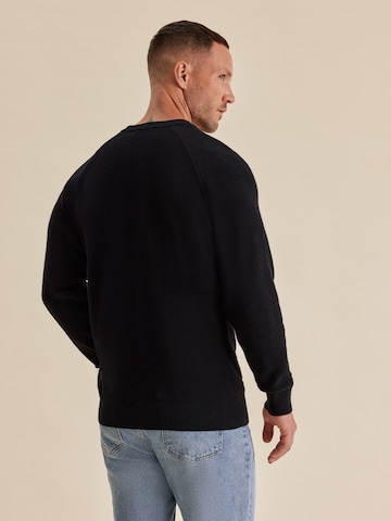 DAN FOX APPAREL Pullover in Schwarz