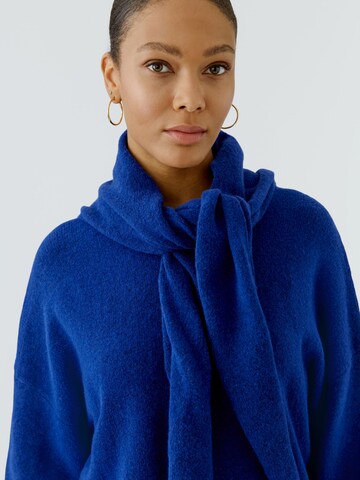 OUI Scarf in Blue: front