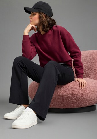 KangaROOS Regular Pants in Black