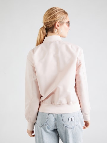 Calvin Klein Jeans Φθινοπωρινό και ανοιξιάτικο μπουφάν σε ροζ