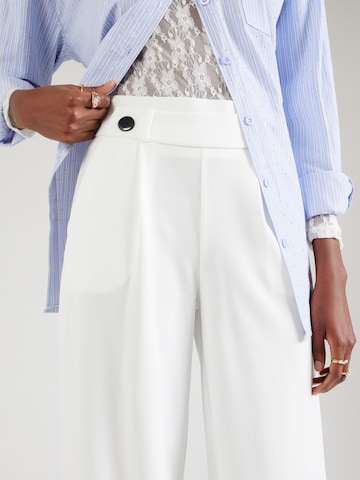 JDY Wide leg Pleat-front trousers 'GEGGO' in White