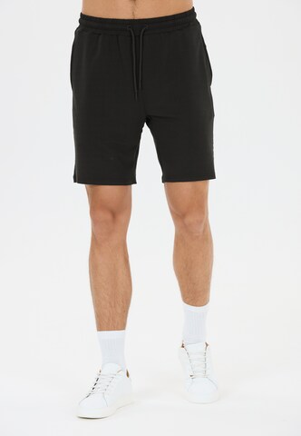 Virtus Loosefit Shorts 'Patrick V3' in Schwarz: Vorderseite