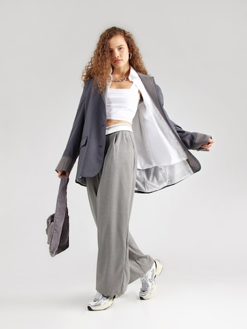 HOLLISTER Wide leg Pleat-Front Pants 'EMEA' in Grey