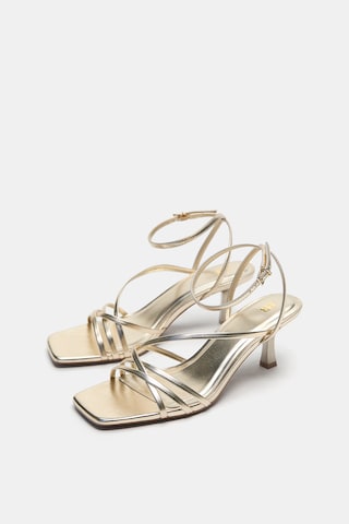 Pull&Bear Pumps in Gold