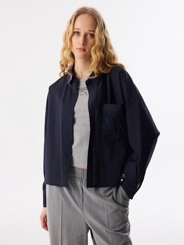 Twist Blouse in Blue: front