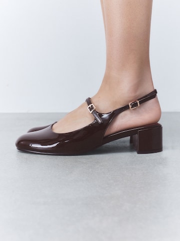Next - Zapatos destalonado 'Forever Comfort' en rojo