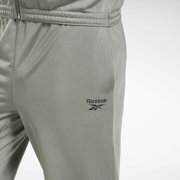 Effilé Pantalon de sport Reebok en vert