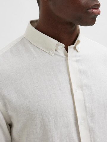 SELECTED HOMME Comfort fit Button Up Shirt 'KYLIAN' in Beige