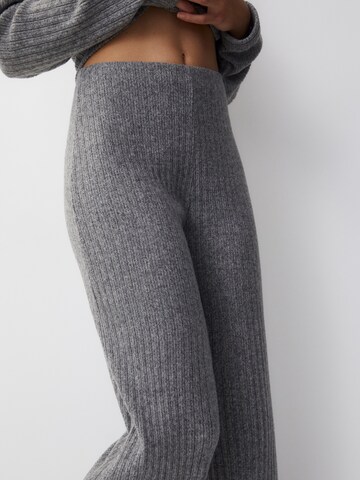 Pull&Bear Wide Leg Hose in Grau