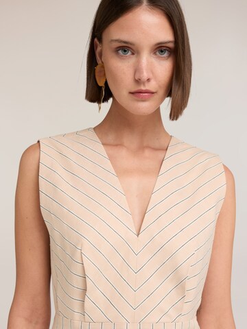 Robe MOTIVI en beige